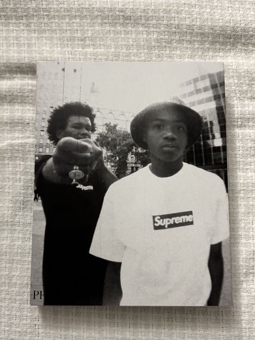Supreme книга
