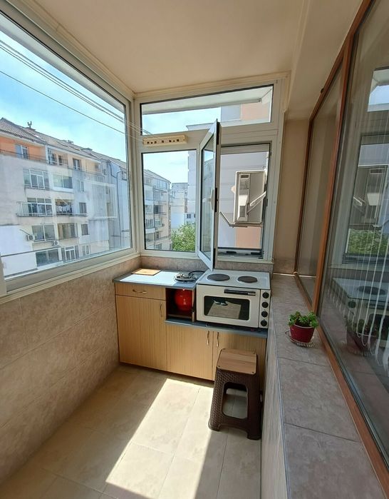 Тристаен апартамент в кв. Колю Фичето