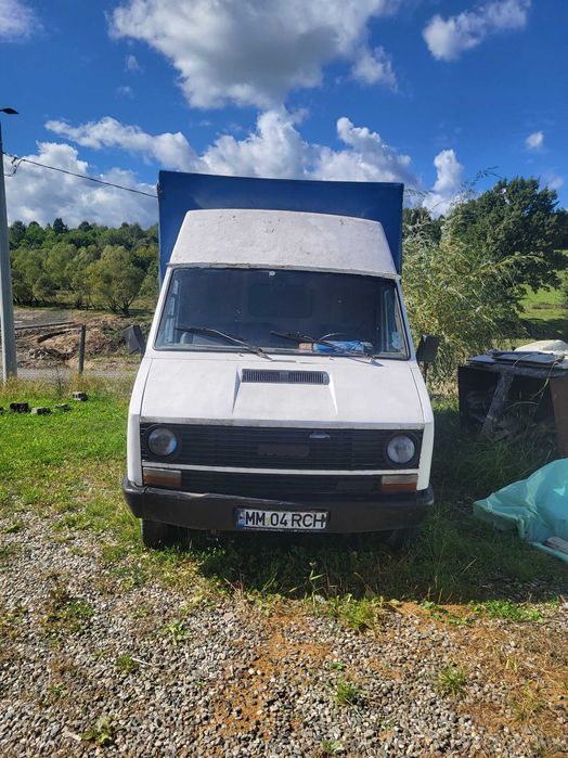 Camioneta Iveco, motor 2,5 turbo