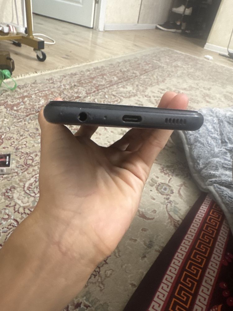 Samsung A 13  Srochni sotiladi