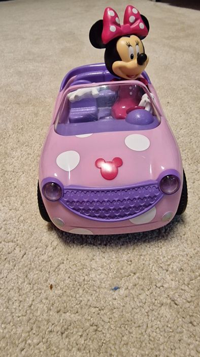 Masinuta Minnie Mouse Roadster cu telecomanda