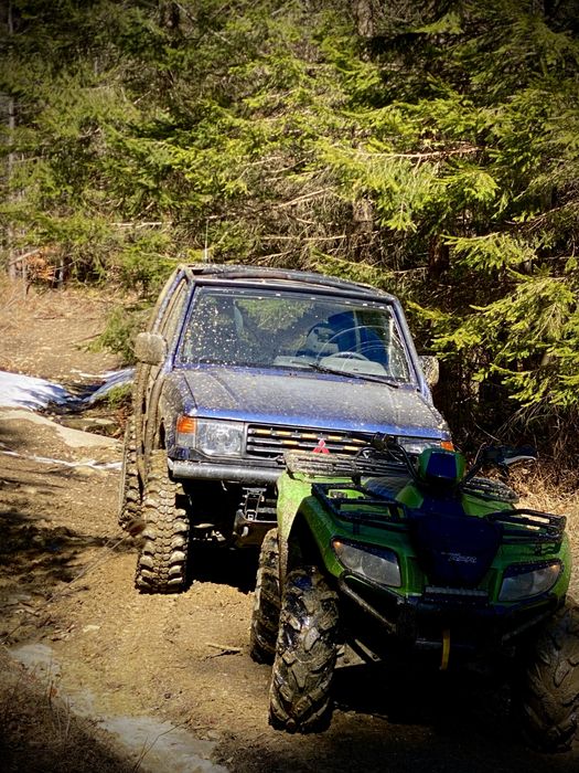 Vand sau schimb atv Arctic cat 500