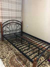 Кровать Азали и матрас с центра матрасов, почти новая