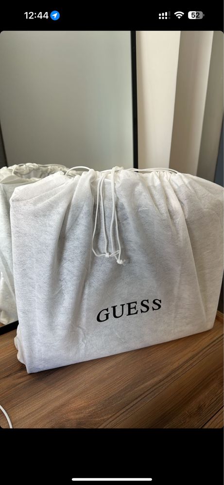 Сумка шопер от GUESS