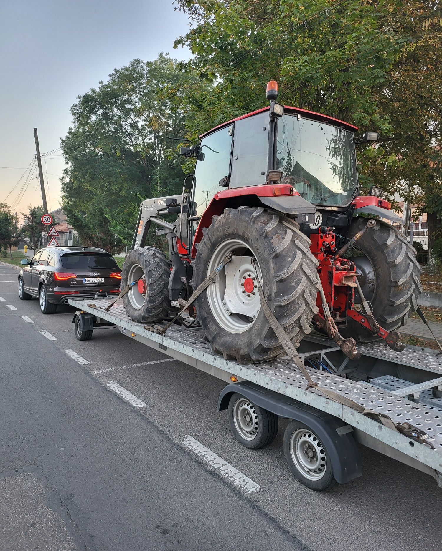 Tractări auto,utilaje și marfa