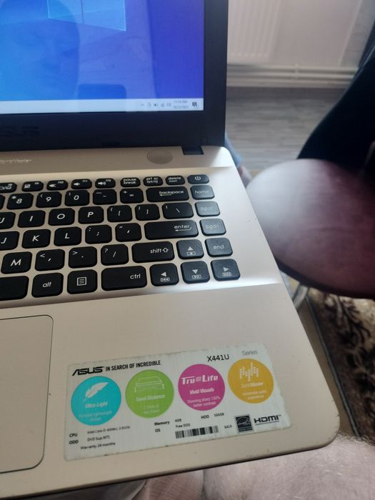 Vind Laptop Asus I3 perfect funcțional