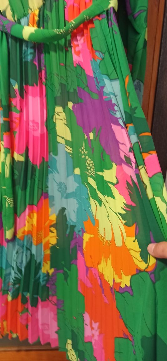 Rochie plisata multicoloră
