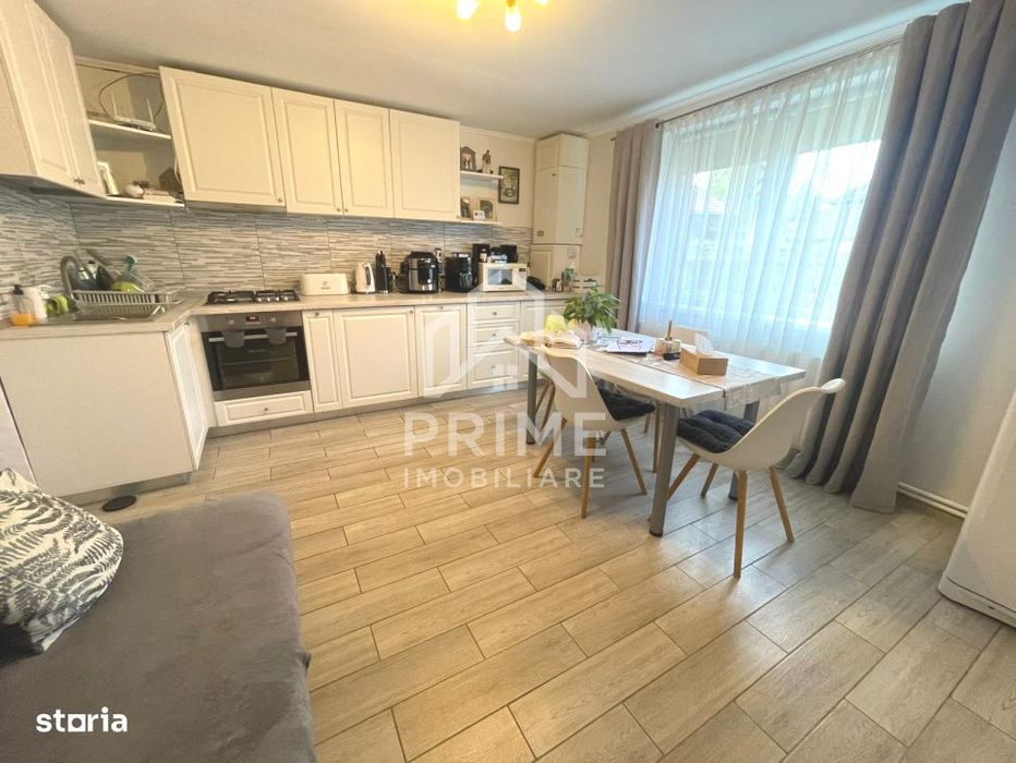 Casa de vanzare in centrul Albei Iulia | 4 camere | 2 bucatarii | 2 ba