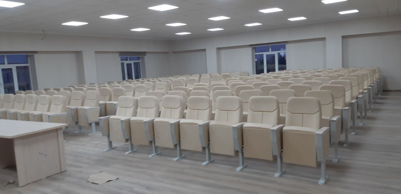 Театральный кресло для активного зала