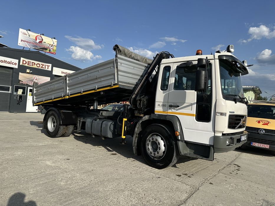 Volvo FL250 cu macara