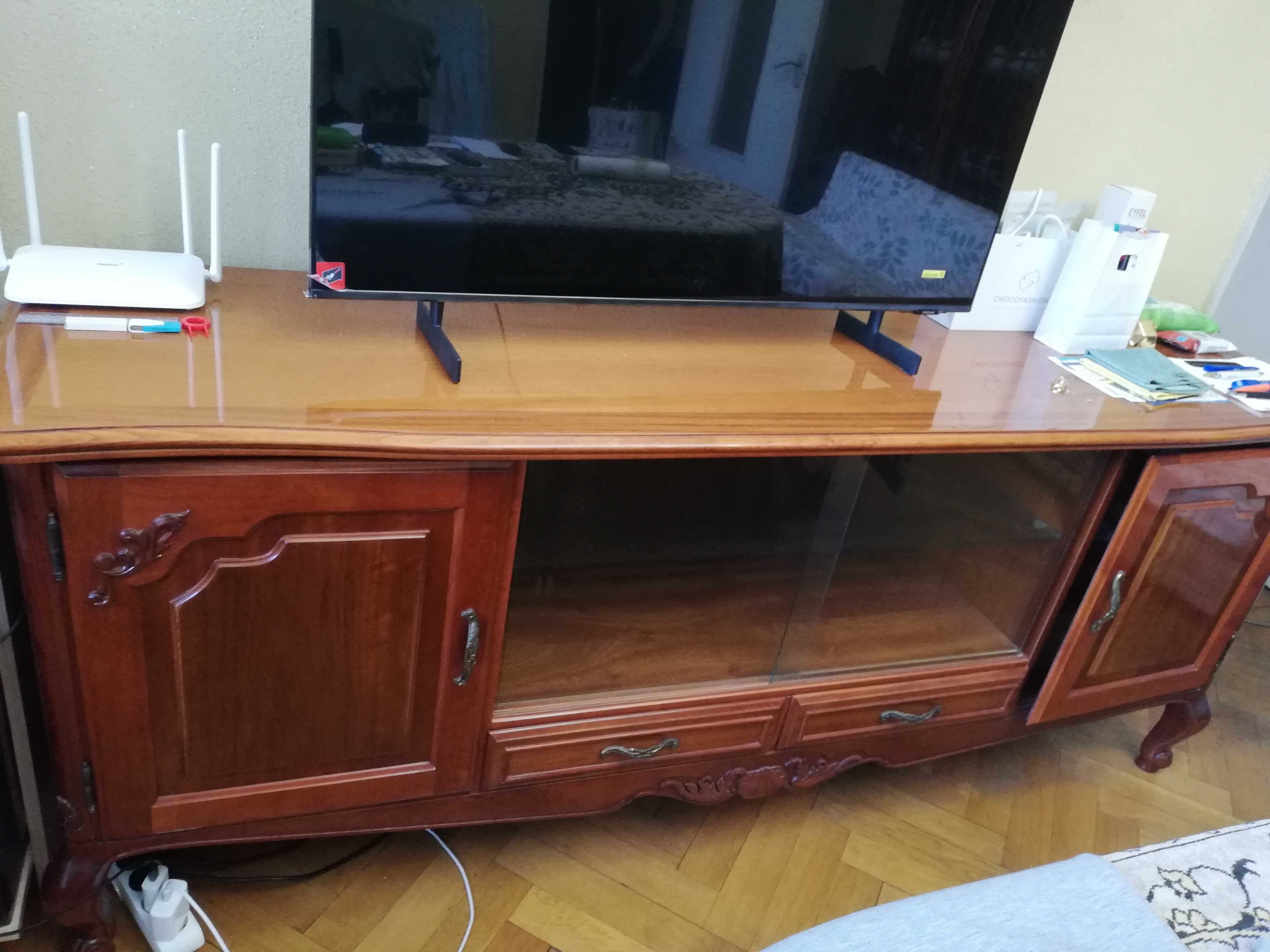 Set mobilă sufragerie + masă cu 6 scaune