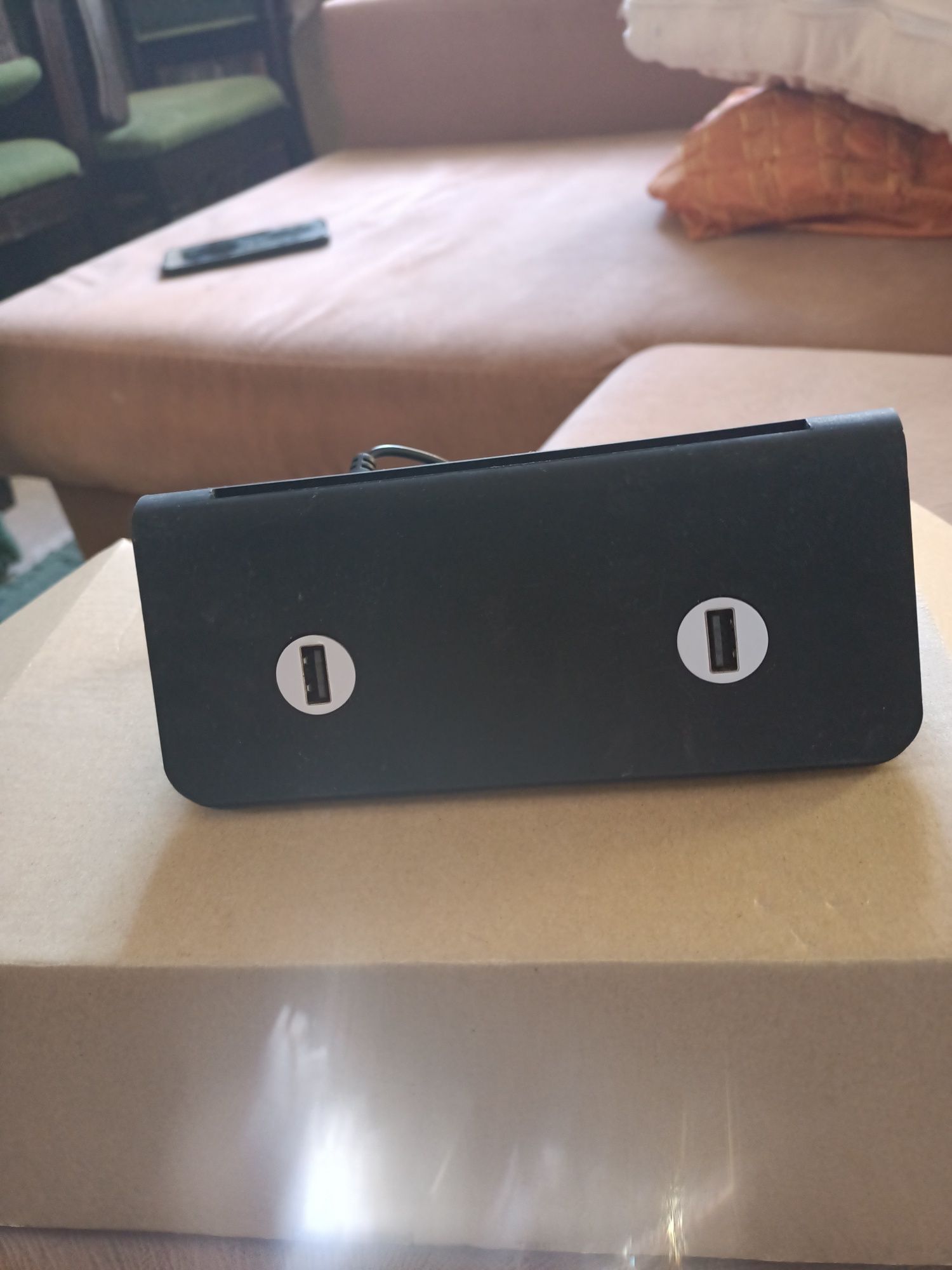 Настольное зарядное устройство . Powerbank.