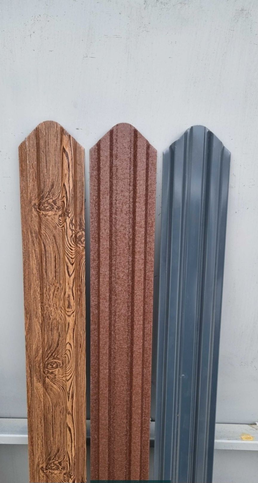 Vând șipcă metalică de gard