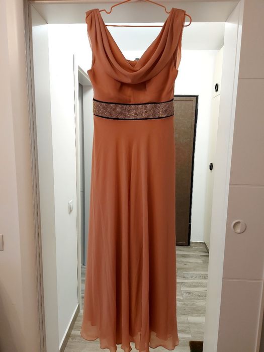 Vand rochii ocazie si salopeta orsay