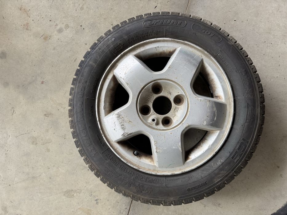 4 Anvelope M/S 2 uzate doar o luna, si foua purin mai uzate