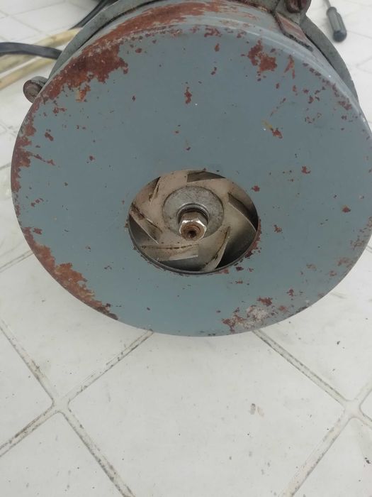 Електромотор.  .