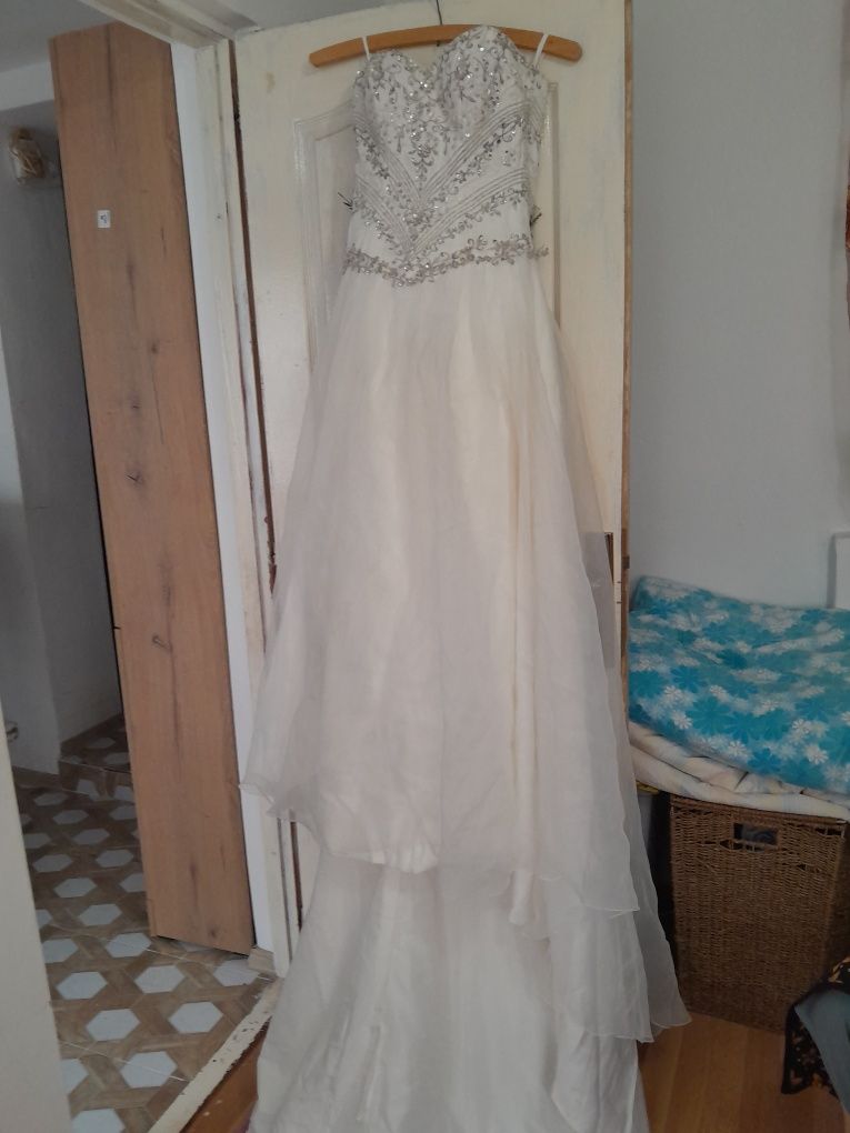 Rochie de mireasa mărimea S