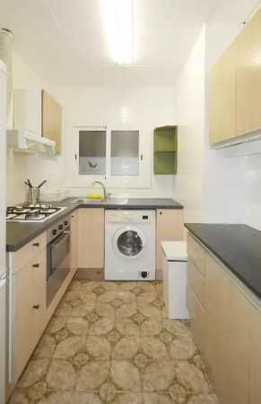 Дава се под наем Тристаен апартамент в Пловдив, Център - 75 кв.м за 239.7 € - Снимка #3