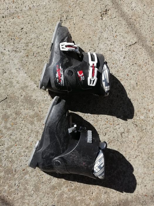 Vând clăpari 33 și 38