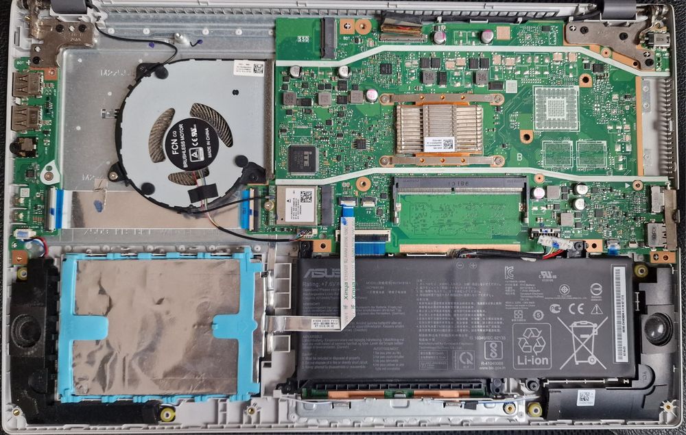 Service GSM - Reparații telefoane mobile, tablete și laptopuri !