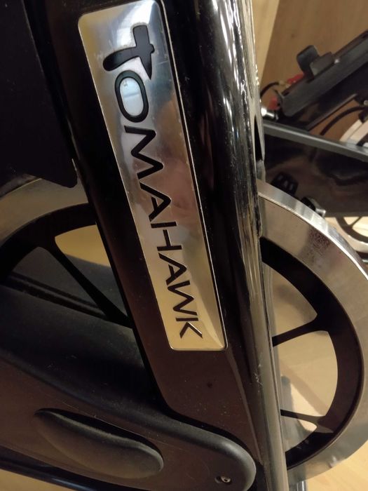 СПИН байк Tomahawk и лежанка за горна част гърди