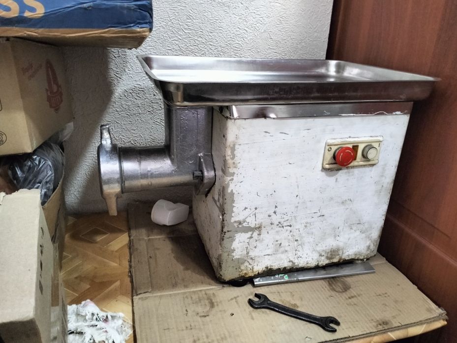 Мясорубка промышленная МИМ 300