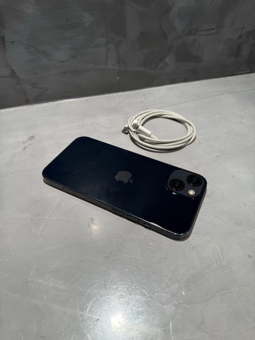 Перфектен Iphone 13 Midnight 128 GB