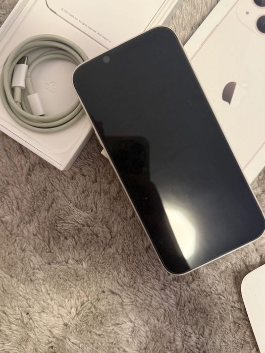 Iphone 13 128gb бял