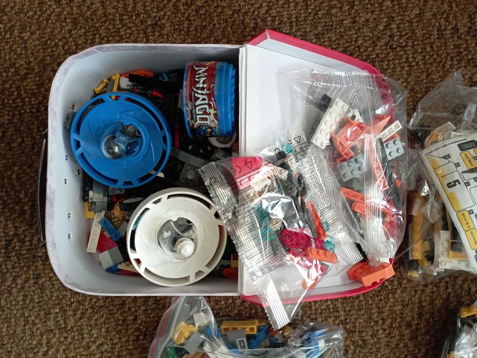 Лего блокчета в насипно състояние