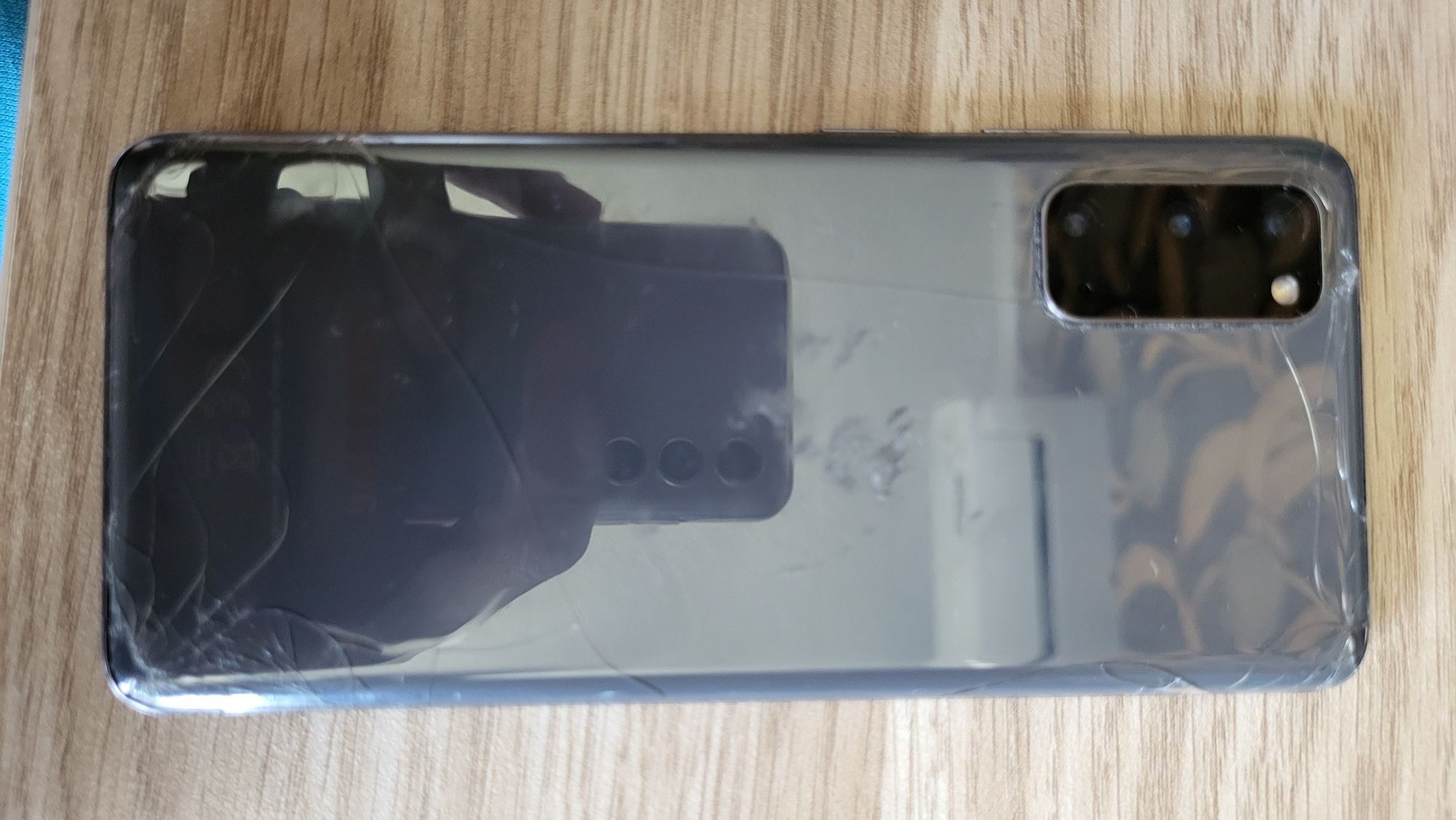 Samsung Galaxy S20 с частично работещ тъч