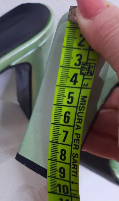 Papuci lăcuiti, culoare verde