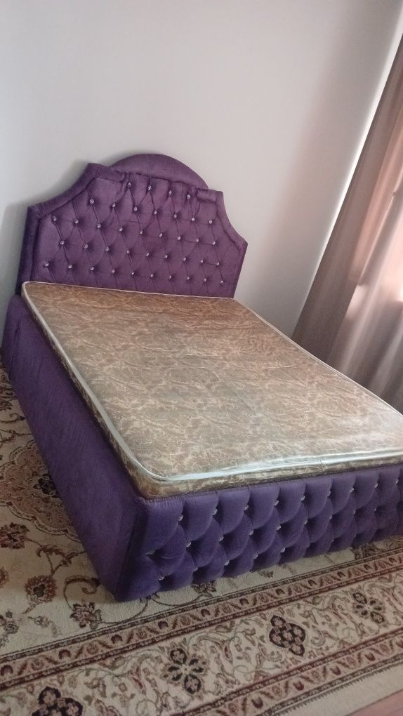 Продам диван чистый