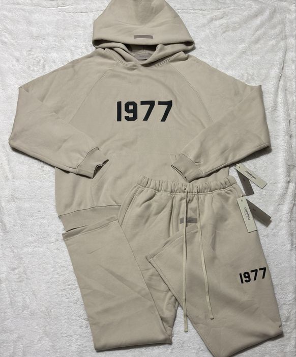 Compleu Essentials Fear of God