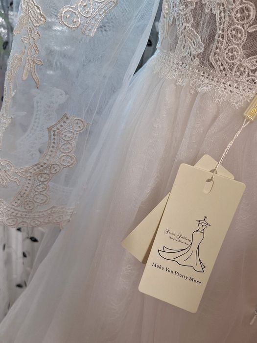 Rochie de mireasă nouă cu etichetă, include si voal