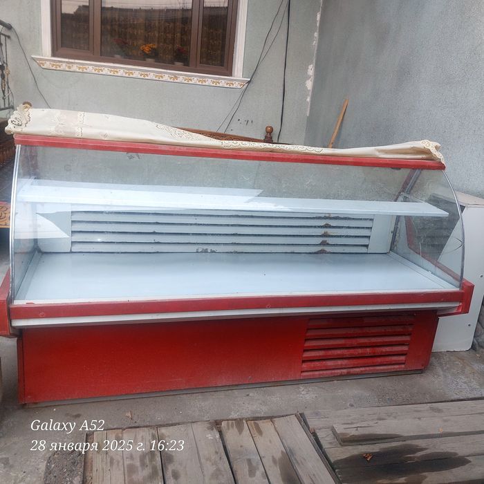 Витрина халодилник сотилади