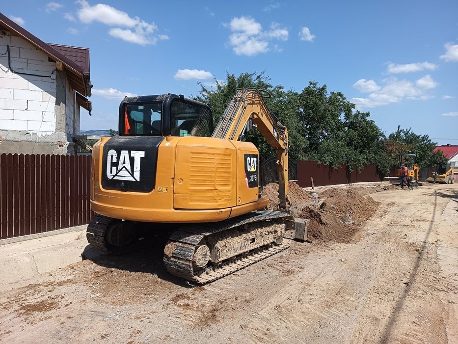 Excavator CAT 7.5t