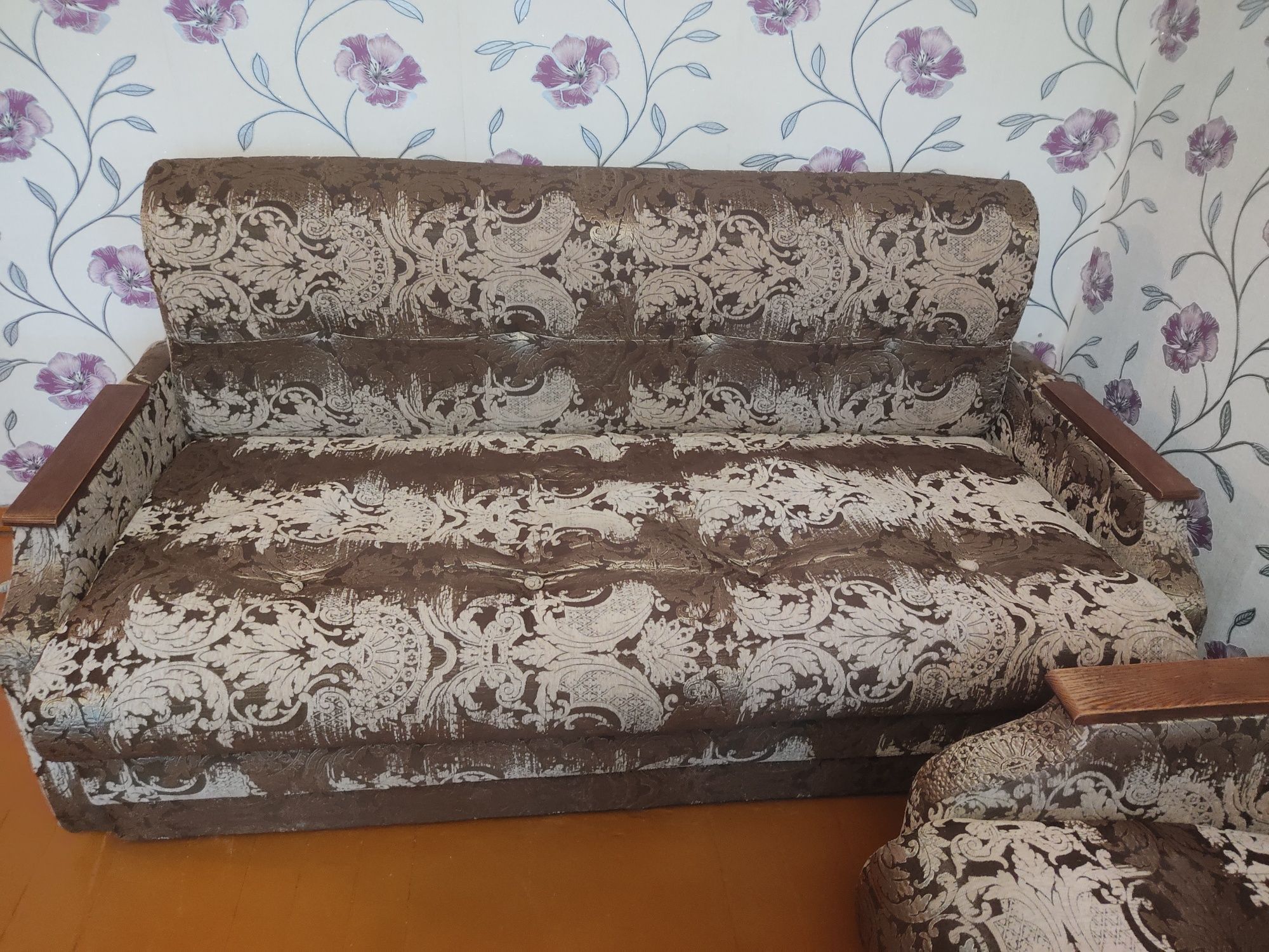 Диван кресла шкафы отдам бесплатно