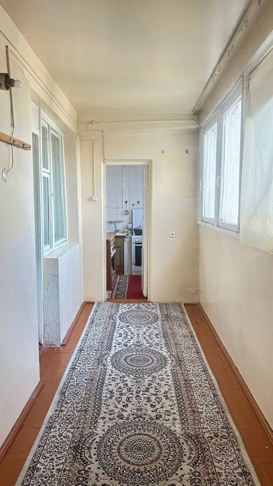 Продаю без посредников Метро Космонавтов 2х комнатную рядом с Интерпол