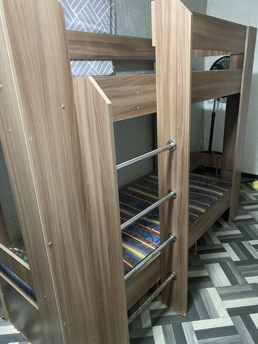 Продам кровать двухярусную