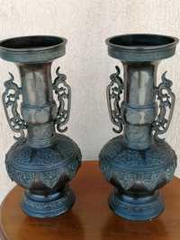 2 vaze vechi din bronz