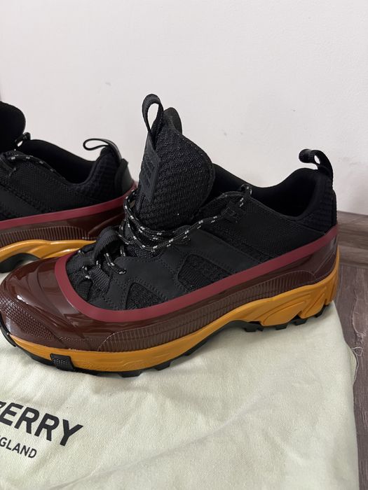 Snekers Burberry noi, unisex, marimea 40