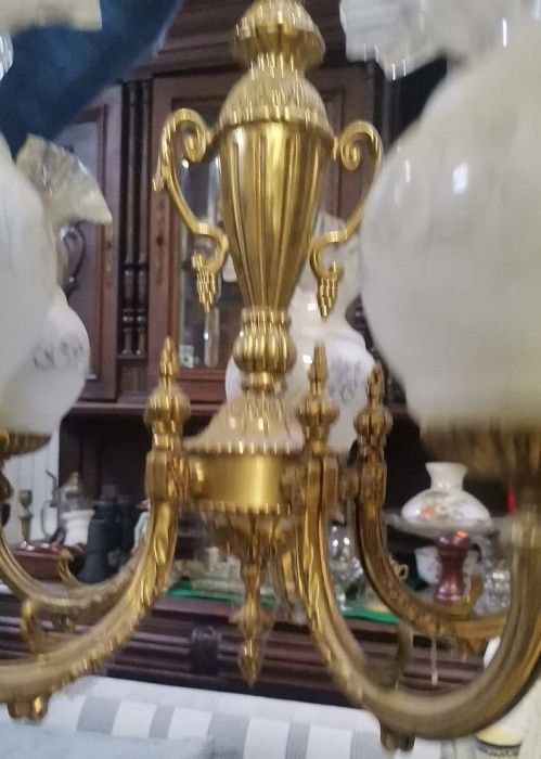 Spectaculos candelabru din bronz masiv cu 5 brațe și abajururi sticla