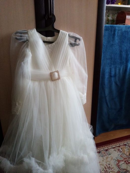 Продам вечерний платья