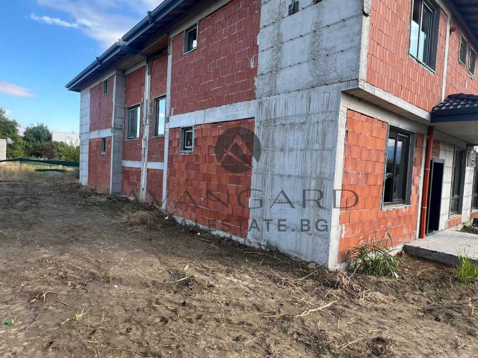 оф.24210 Две къщи близнак с акт 14/ Беломорски