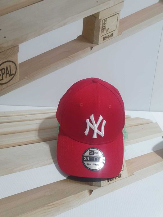 Sepci New Era reglabile si full cap  originale noi