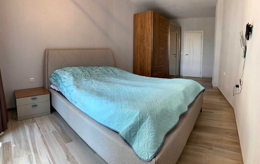 Дава се под наем Двустаен апартамент в Бургас, Славейков - 68 кв.м за 204 € - Снимка #1