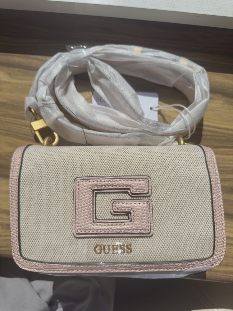 Оригинална чанта Guess