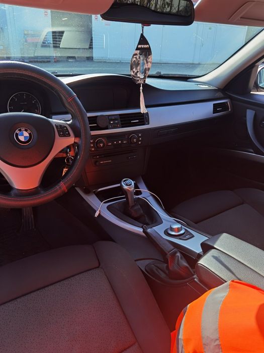 Se vinde BMW seria 3 an 2006 E 90 diesel, în stare buna de funcționare