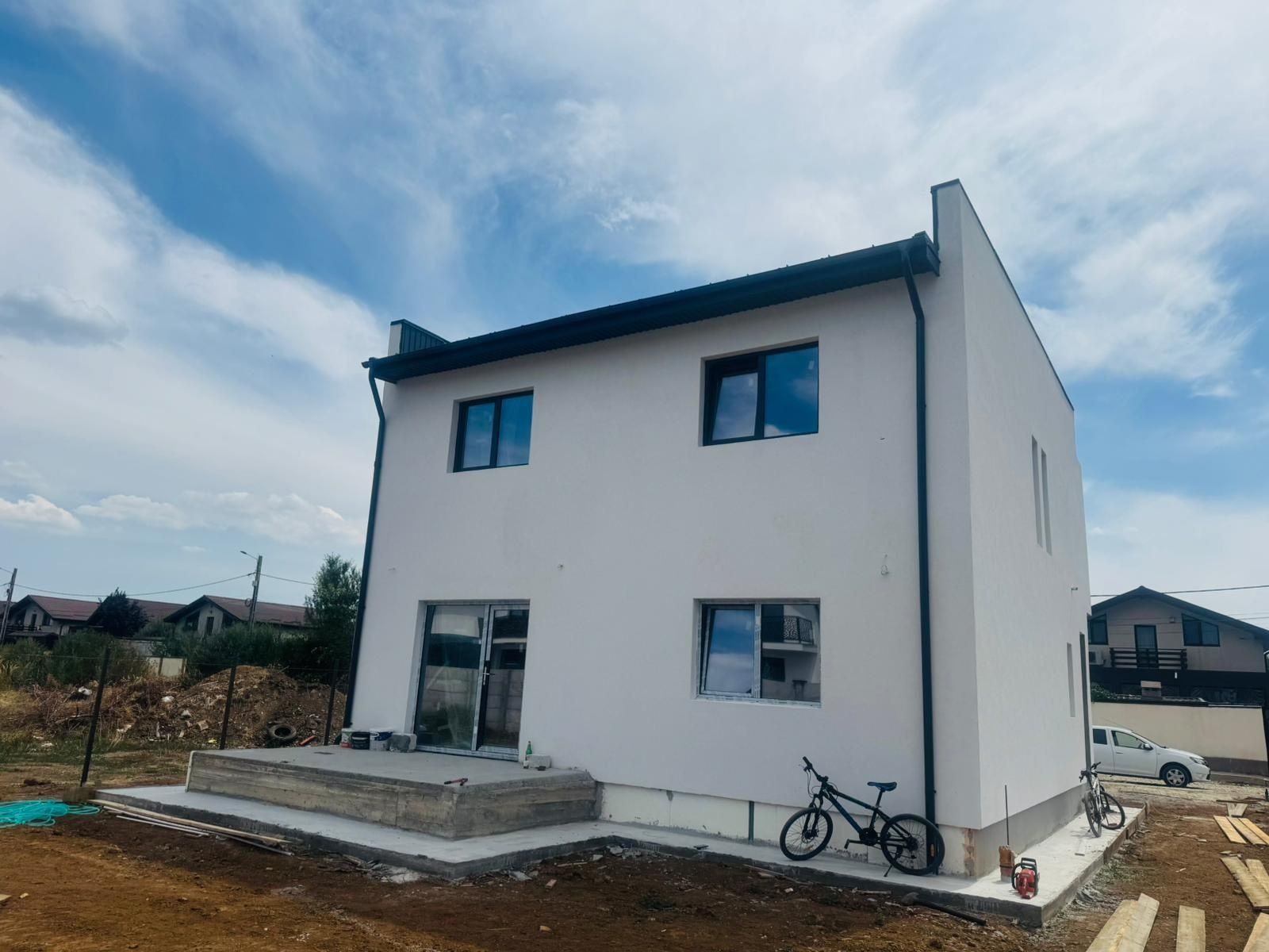 Casă Nouă cu 4 Dormitoare și Teren Generos – Pantelimon / Dobroești