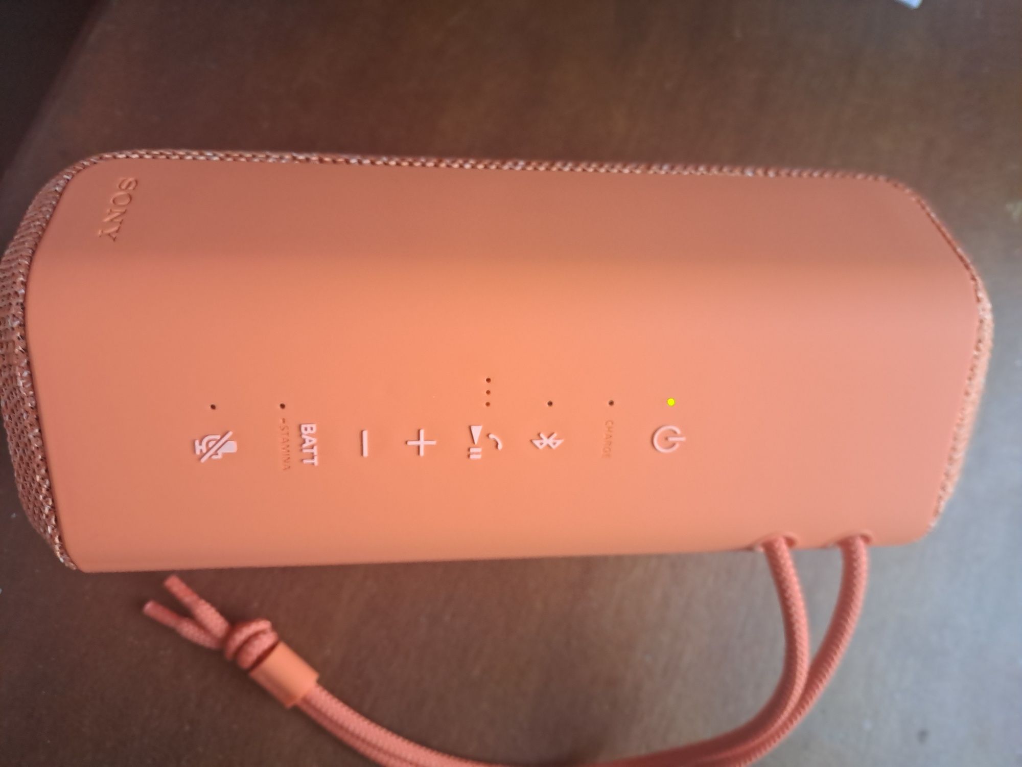 Vând boxa Sony Bluetooth noua